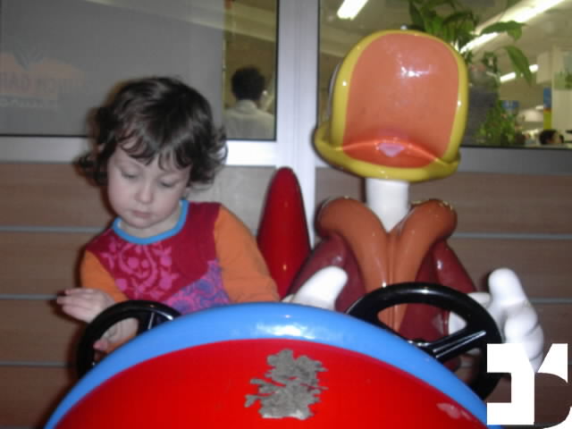 Parenti - Maya - 20041215 - Giostre - 701-FDM.JPG